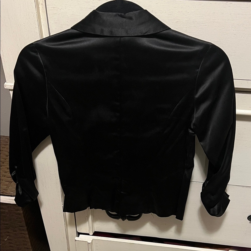 Wearever Elegant Black Satin Blazer - Picture 4 of 4